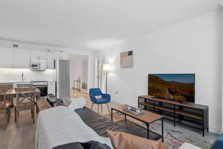 Apartment Cozysuites At Showboat Bold 2br 3ba Beachfront *